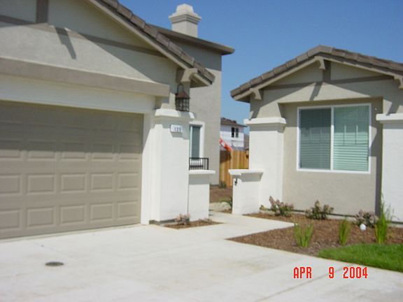 Detached Bedroom with full bath and walkin closet. Includes separate HVAC sys.