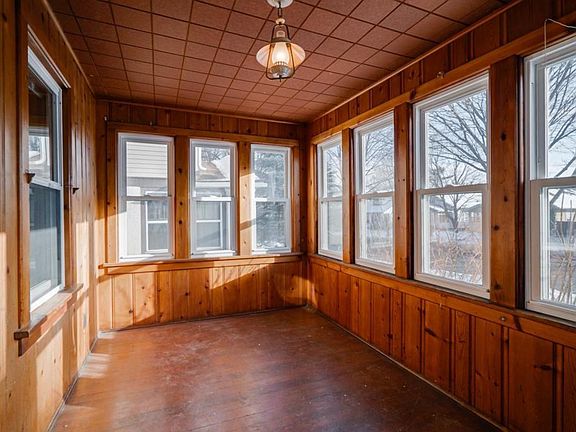 2nd image of 1091 Maryland Ave E
