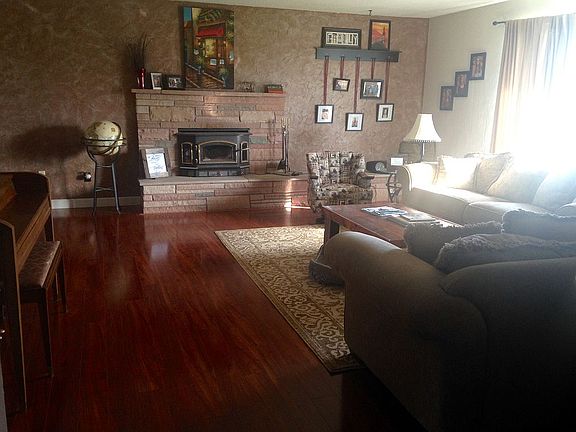 Spacious bright Living Room