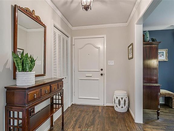 4th image of 4221 Hildring Dr W