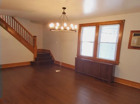 285 Born Street image 7 of 41