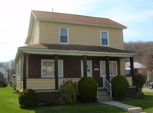 200 10th St, Windber, PA 15963