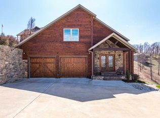 303 The Lodges Dr, Lampe, MO 65681
