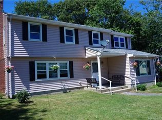 27 Sea Crest Ave, Niantic, CT 06357