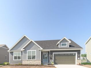 5627 Golden Dusk Pkwy, Madison, WI 53718