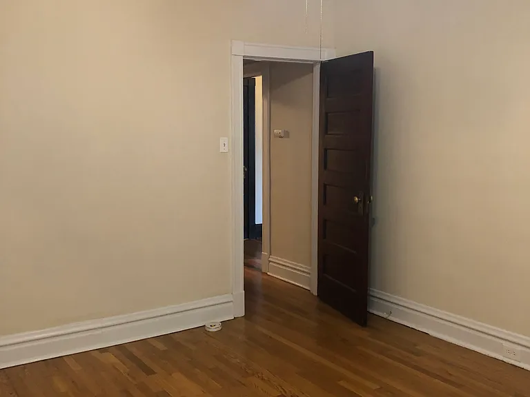 Front bedroom 14" x 14"