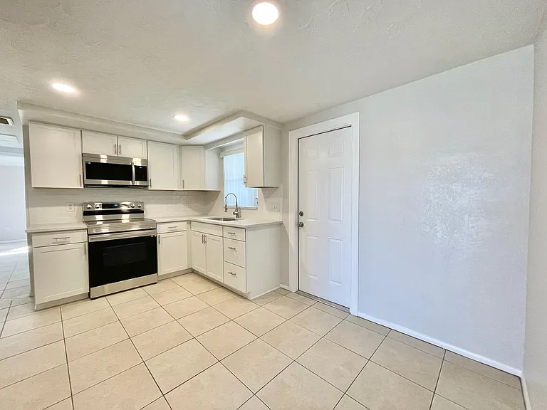 5814 1st Ave — Photo 6