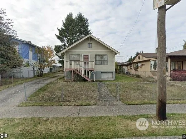 7525 12th Ave SW, Seattle, WA 98106