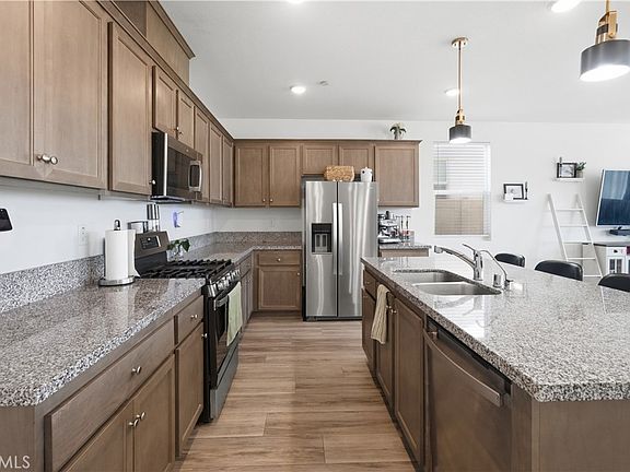 5th image of 1516 Redbud Ave