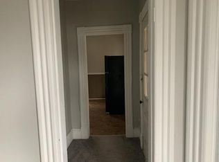 162 Locust St APT 2, Holyoke, MA 01040