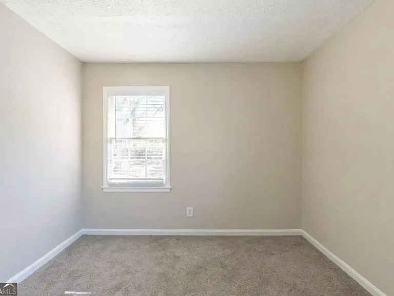 2833 Lynda Pl — Photo 11