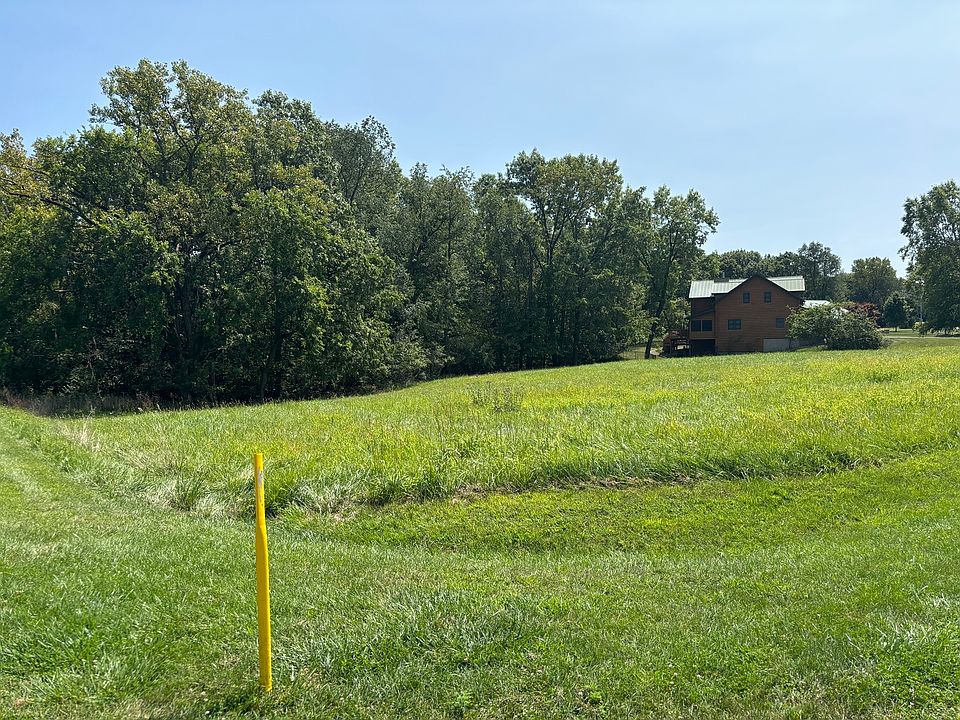 2nd image of 696 Lake Wildwood Dr