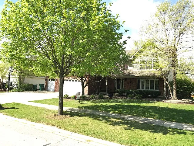 705 Turnberry Ct photo 1