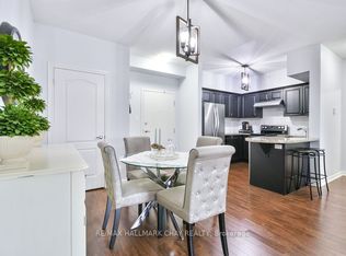 43 Ferndale Dr S #207, Barrie, ON L4N 5W6