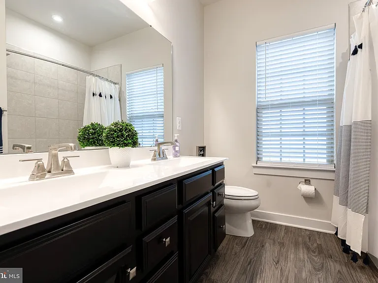 10141 Fauberg St — Photo 31