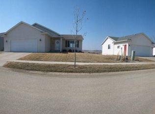 5185 King Arthur Dr NW, Rochester, MN 55901