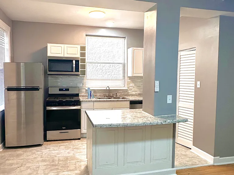 4444 S Indiana Ave #3 — Photo 9
