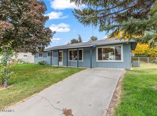 207 Adams Park Dr, Zillah, WA