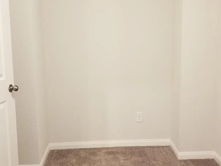 28608 Netawaka Ct — Photo 6
