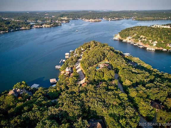 4th image of Palisades Dr