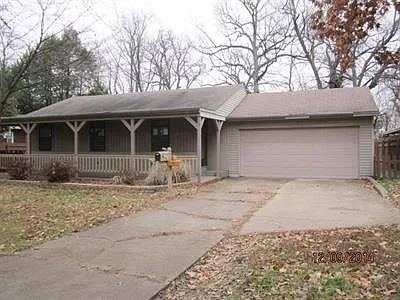 1210 Akin Dr photo 1