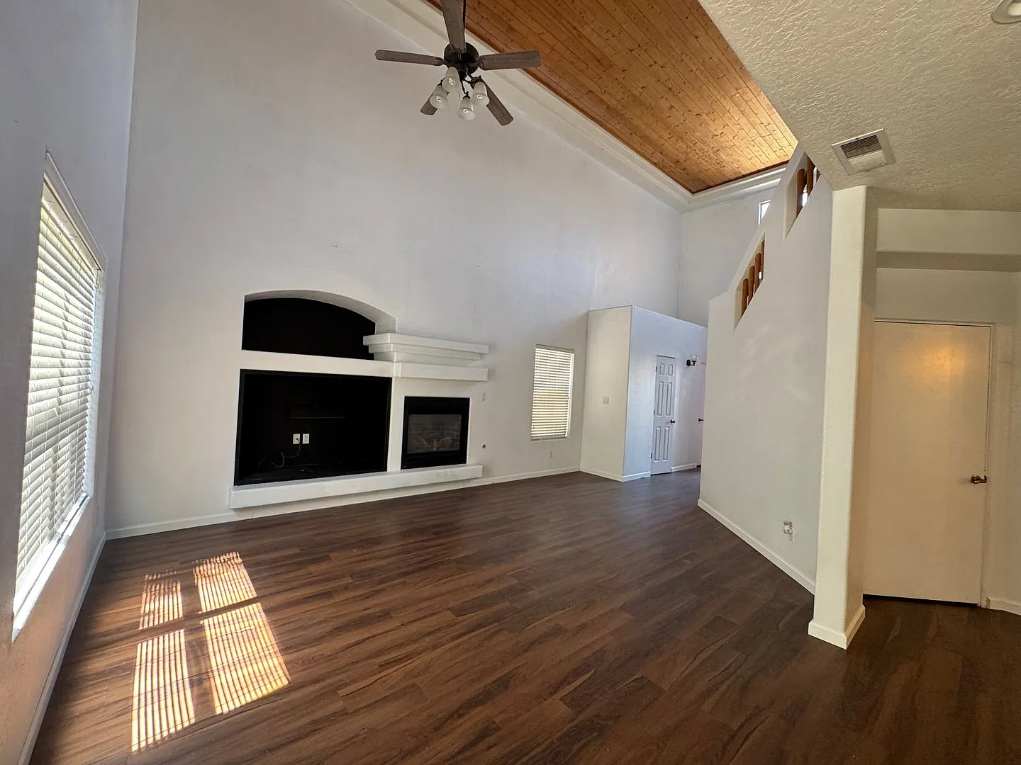 Ventana Ranch 3-Bed! — Photo 4