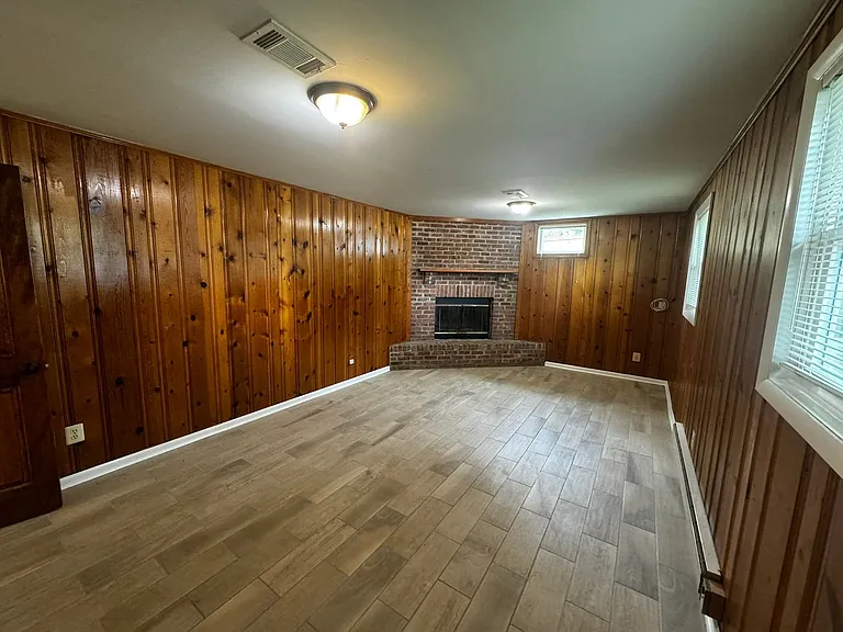 2508 Saint John Pl — Photo 9