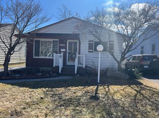 28929 Elmwood St, Garden City, MI 48135