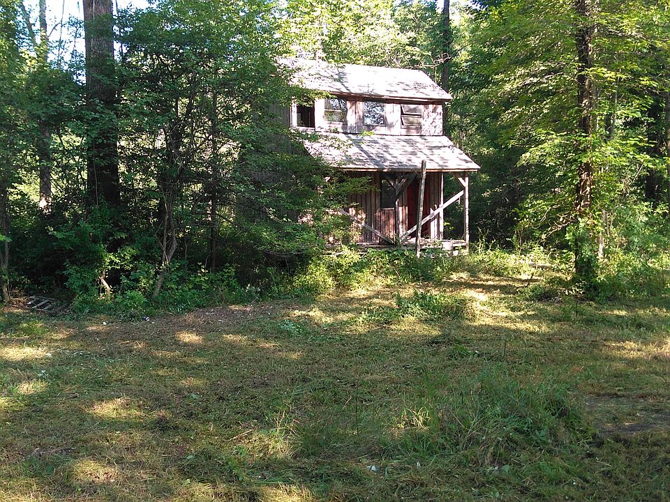 4.55 acres w/Rustic Cabin
