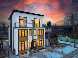 4307 N 30th Ave SW, Calgary, AB T3E6W6