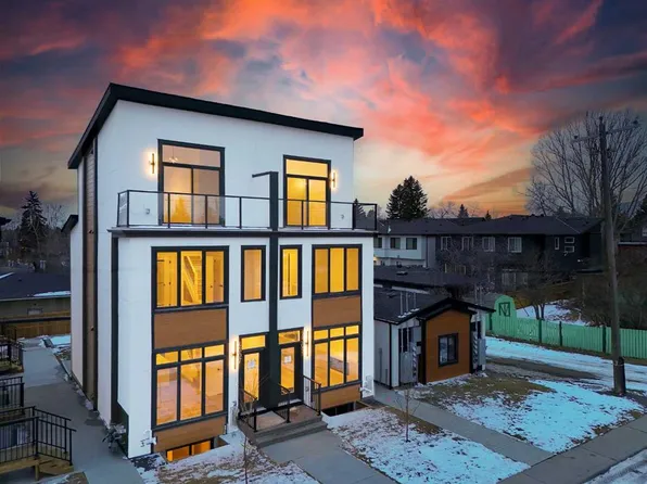 4307 N 30th Ave SW, Calgary, AB T3E 6W6