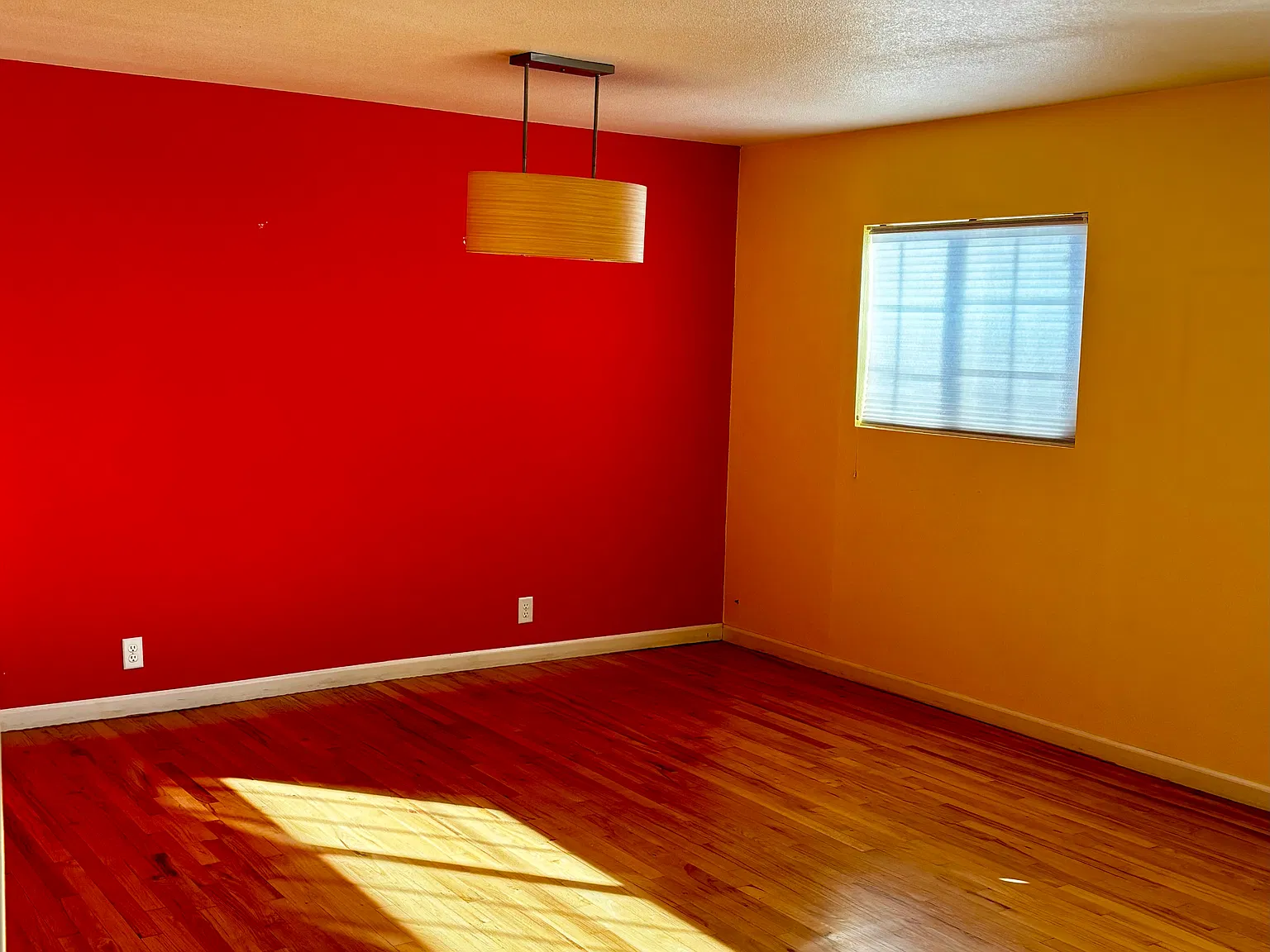1227 W Walnut St — Photo 3