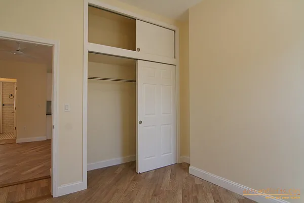 Rented by aptsandlofts.com | media 5
