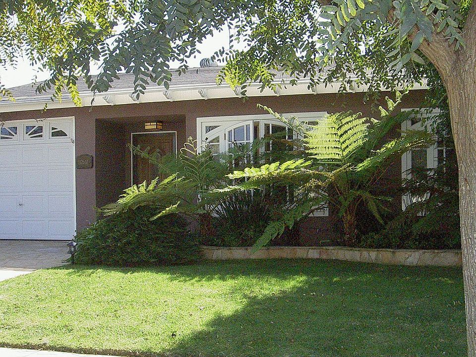 1st image of 12610 Admiral Ave