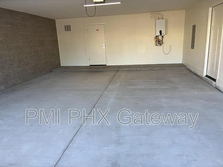 430 W 7th St #4 — Photo 19