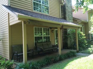 905 Oakbridge Dr, Hurricane, WV 25526