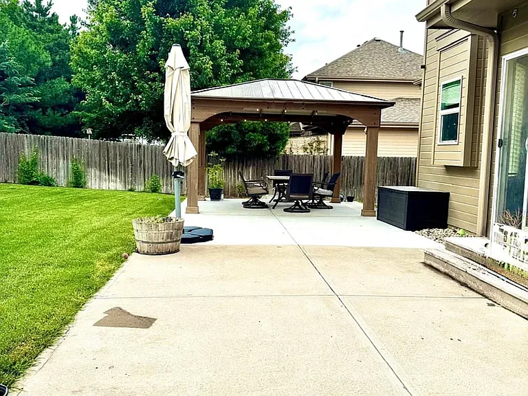 4318 S 198th St — Photo 35