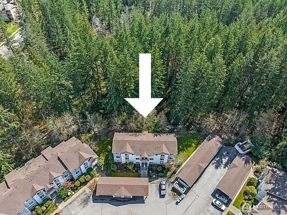 2nd image of 25235 SE Klahanie Boulevard #P201