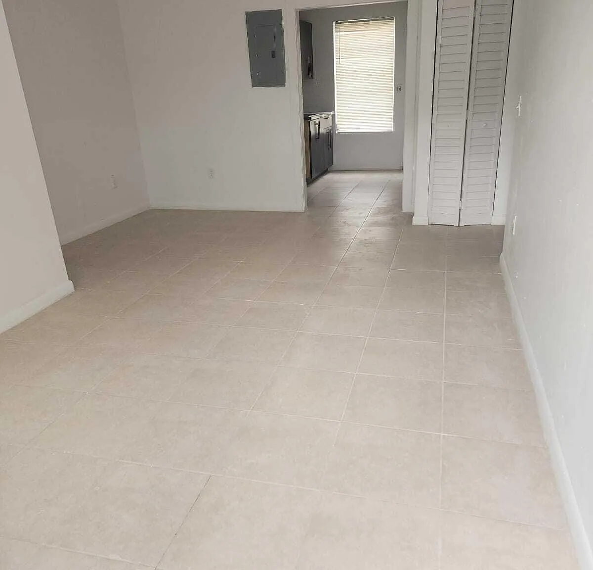 2 bed, 1.0 bath, 2366 sqft, $1,750 — Photo 2