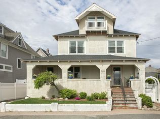 243 Beach Ave, Hull, MA 02045