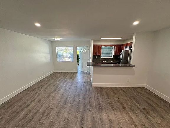 3rd image of 5621 SW 36th Ct APT 103