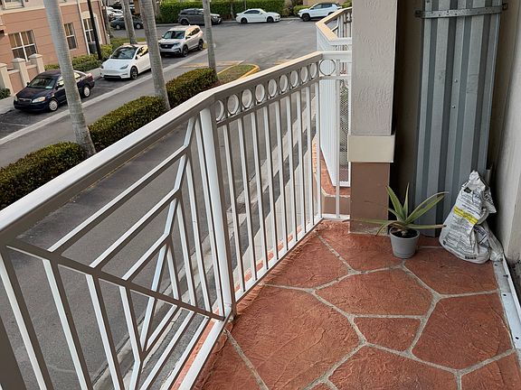 4th image of 8930 W Flagler St APT 202