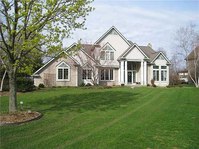 1st image of 2 Saybrooke Dr