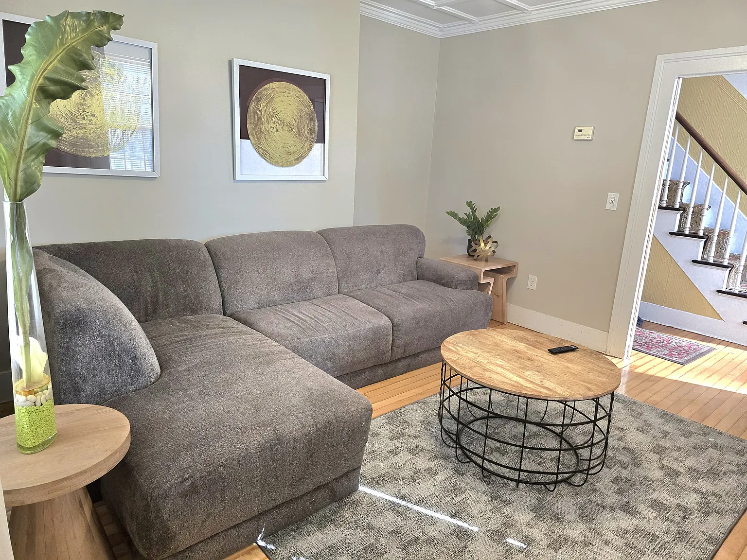 6 bed, 1955 sqft, $5,100 — Photo 2