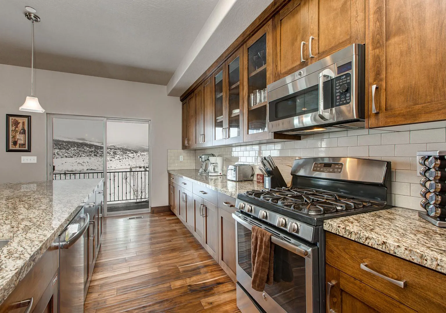5 bed, 3.5 bath, 2900 sqft, $6,000 — Photo 3