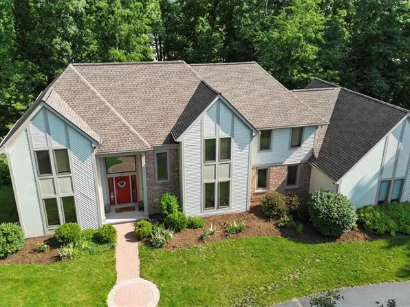 20 Fall Meadow Dr, Pittsford, NY 14534