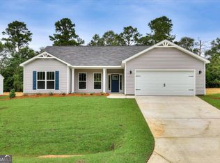 130 Foxridge Ct, Metter, GA 30439