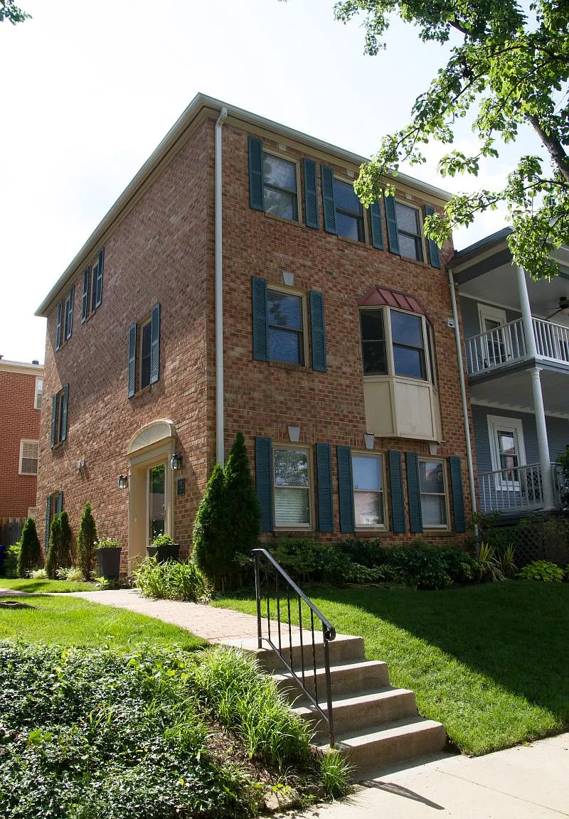 4 bed, 2160 sqft, $5,500 — Photo 1
