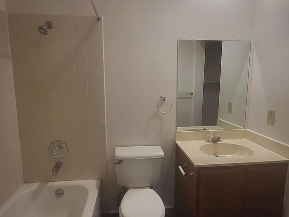 4th image of 2531 Corian Glen Dr