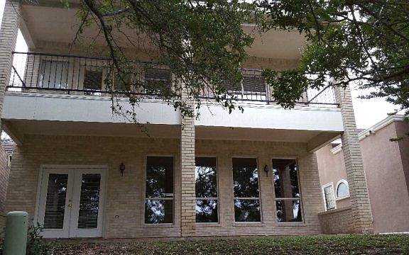 2nd image of 812 Cimarron Dr
